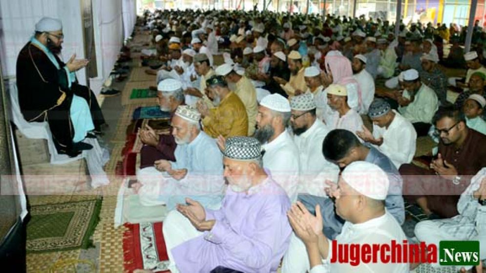 খানপুর হাসপাতাল রোডে ঈদ জামাত অনুষ্ঠিত